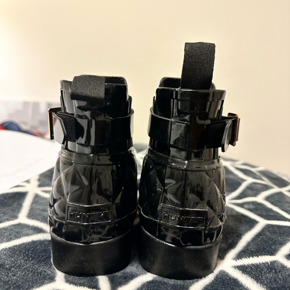 Brand new Hunter boots! Size 7! - Picture 4 of 4